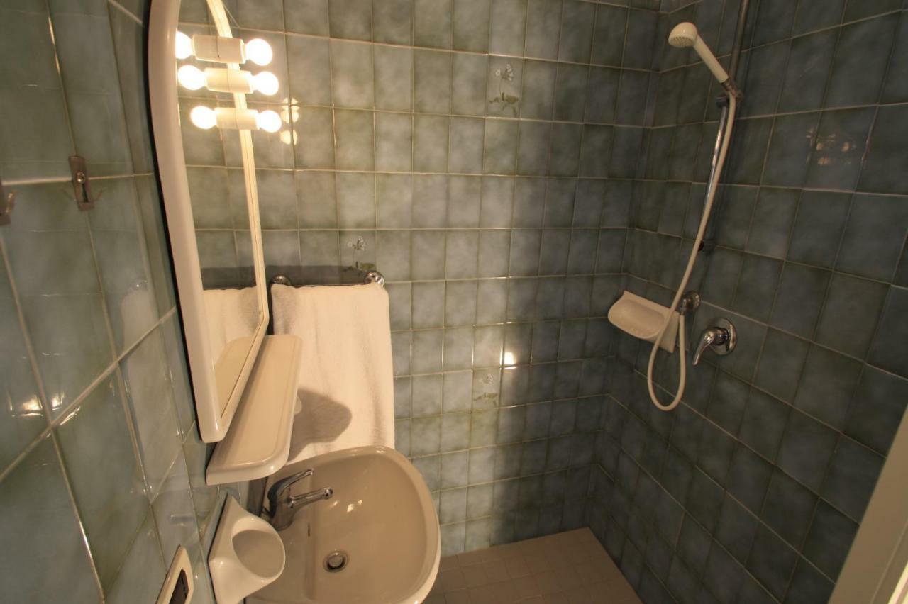 - 3 Bedrooms , 2 Bathrooms - Appartamento